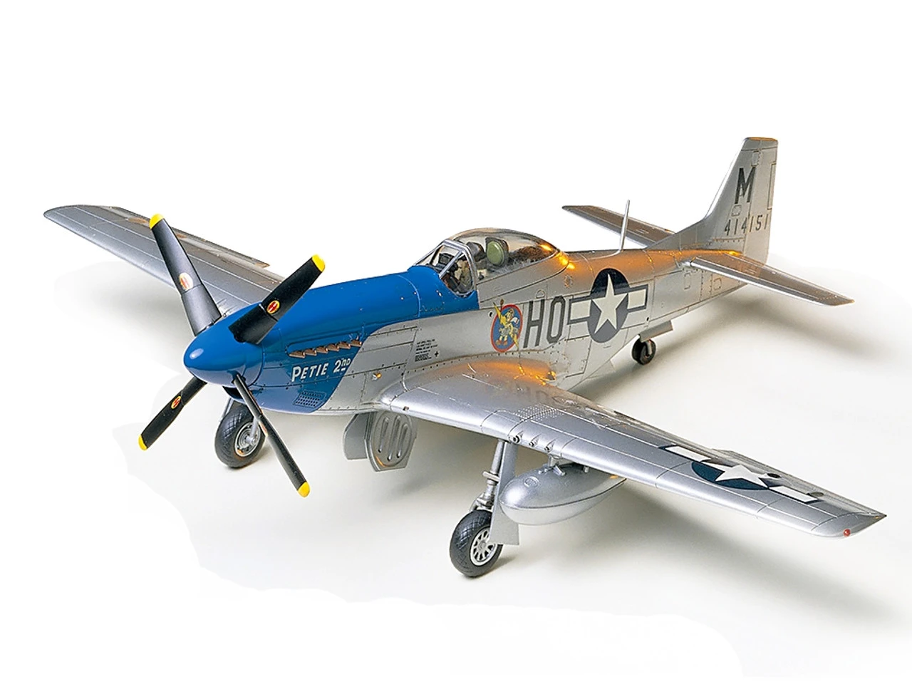 Tamiya 61040 1/48 Scale North American P-51D Mustang 8th AF Model Kit 1 Tamiya 61040 1/48 Scale North American P-51D Mustang 8th AF Model Kit