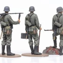 Tamiya 32602 1/48 WWII Wehrmacht Infantry Set, Plastic Model Kit -Toys and Hobbies Shop 4686b42b77d53870bea01e30c39dfb61 16779.1646073134