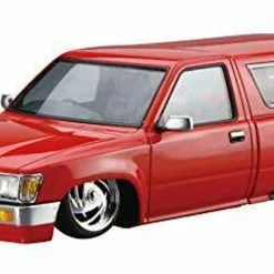 Aoshima Model Kits Aoshima 1/24 YN86 Hilux NEW OLD SCHOOL '95 (Toyota) Model Kit