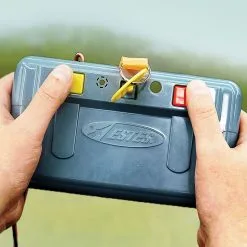 Estes Launch Controller PS II -Toys and Hobbies Shop Proseries Launch Controller hands 45148.1633618177